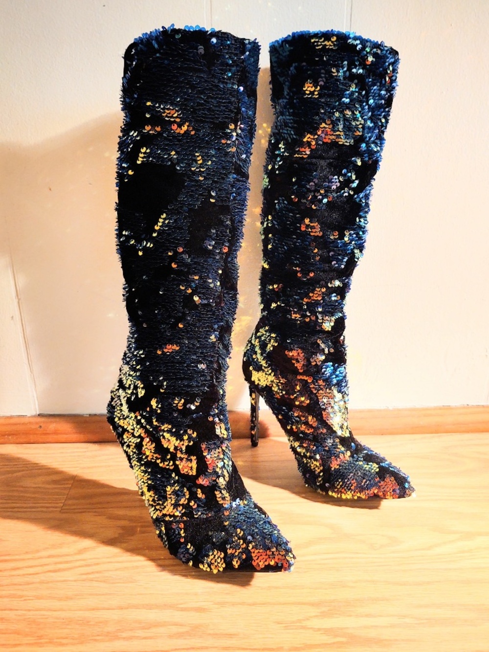 EUC Sz 10 Knee-High Boots with Sequins and 4 inch Heels Iridescent Color Magic